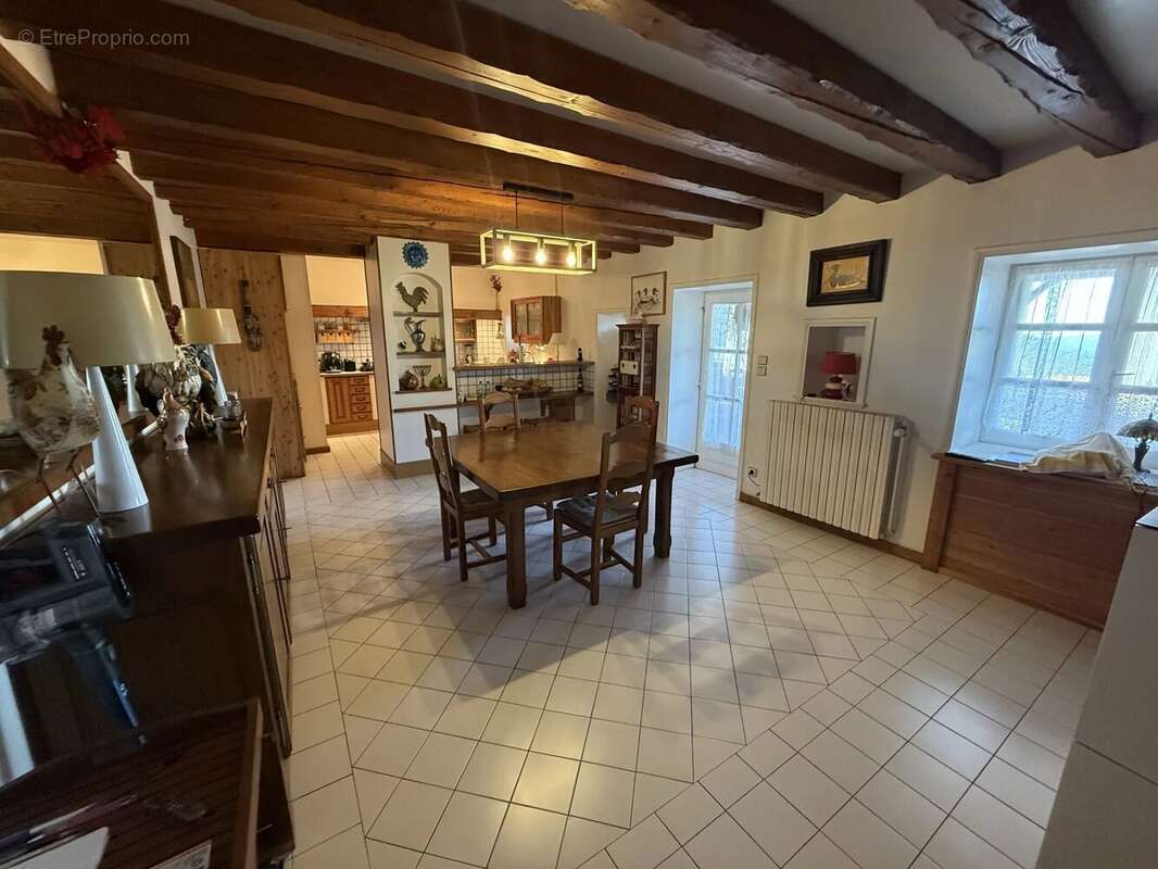 Maison à CORCELLES-EN-BEAUJOLAIS