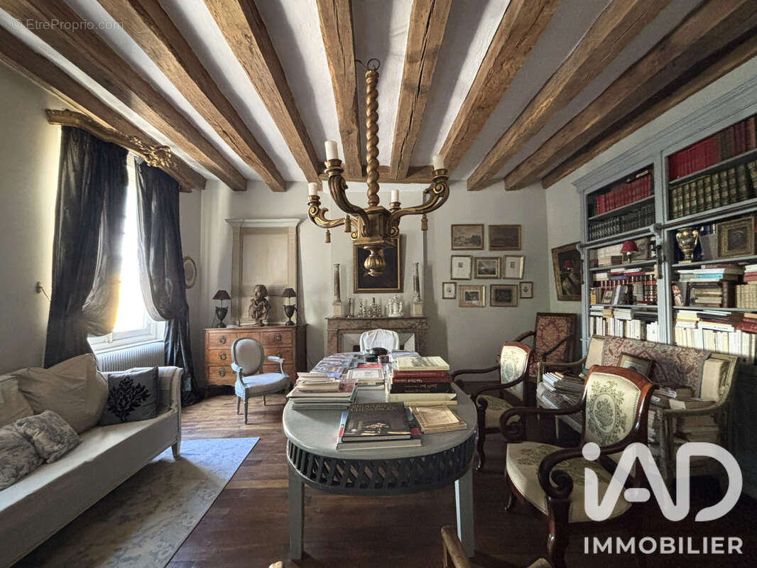 Maison 350 m² à Loches  - photo 4