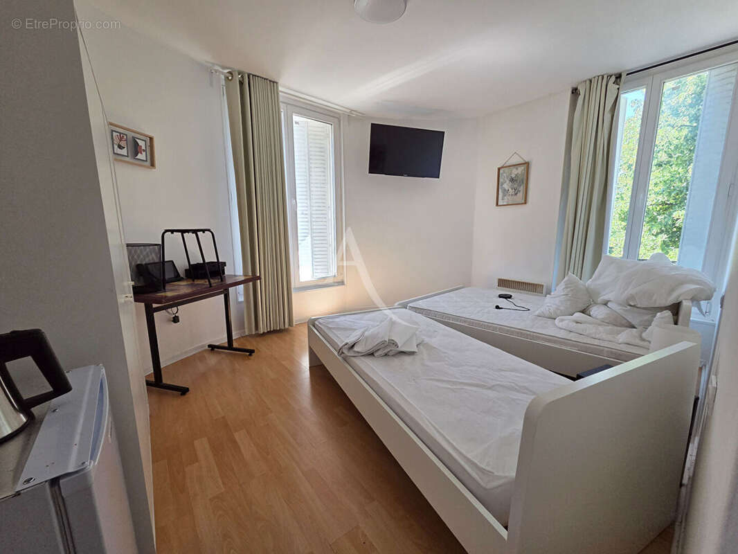 Commerce à MANTES-LA-JOLIE