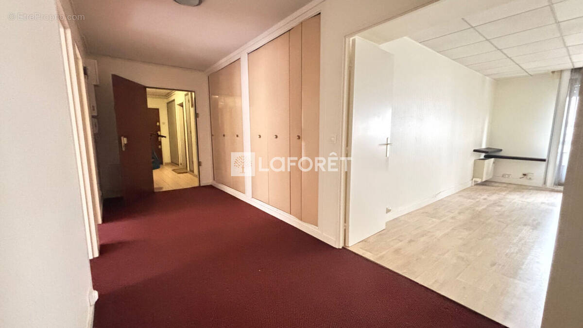 Appartement à PARIS-20E