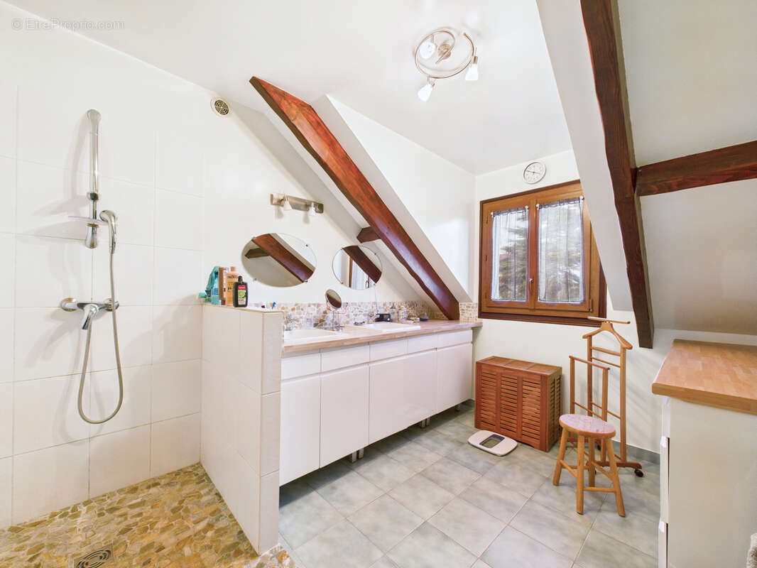 Maison à SARTROUVILLE