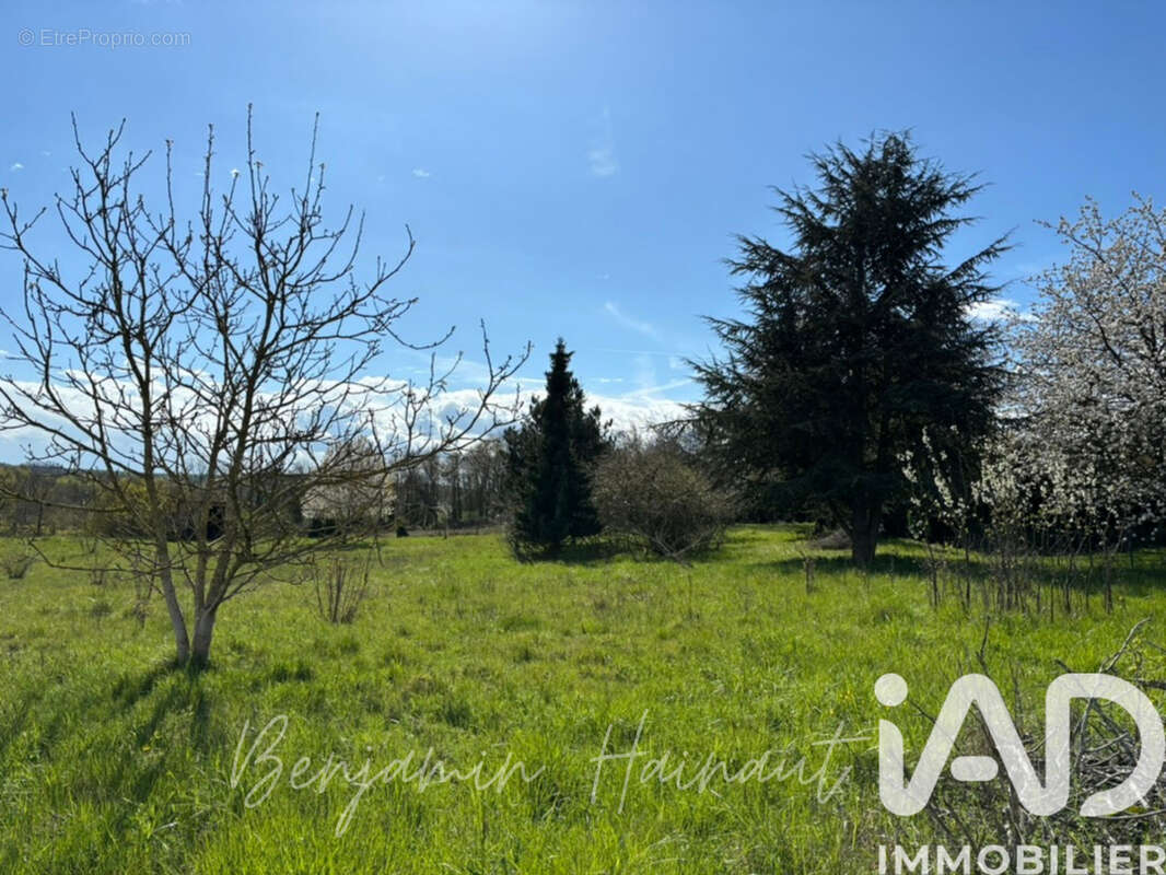 Terrain 700 m² à Saint-Brice  - photo 6