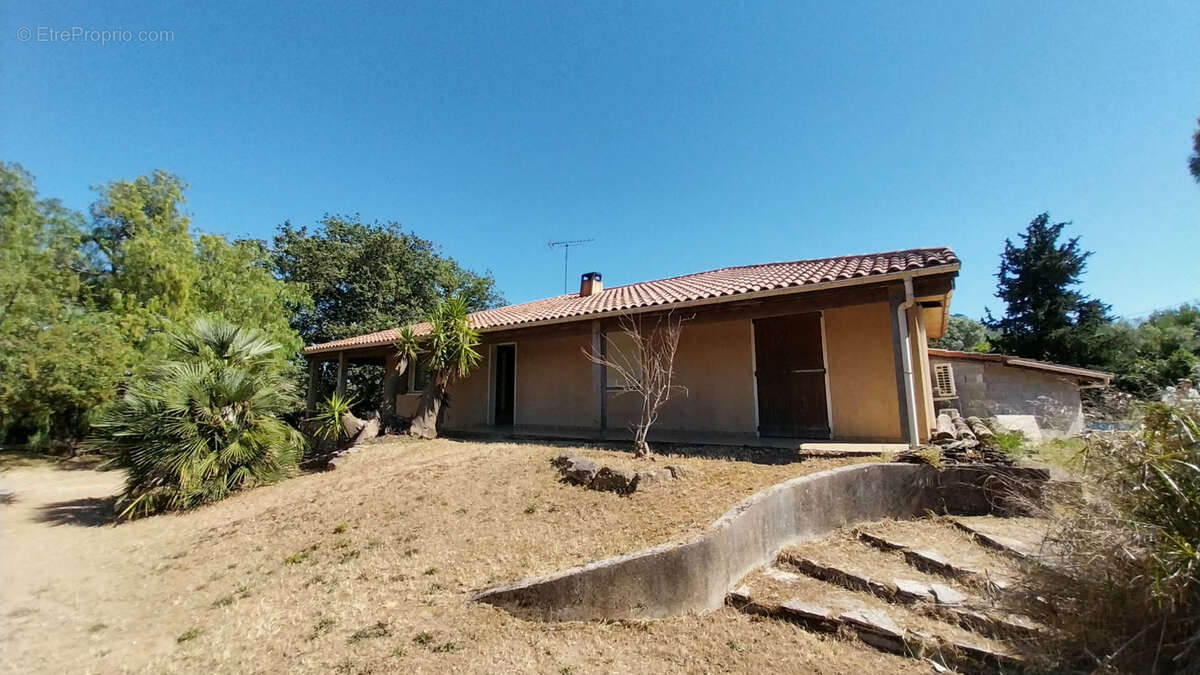 Maison à CARQUEIRANNE