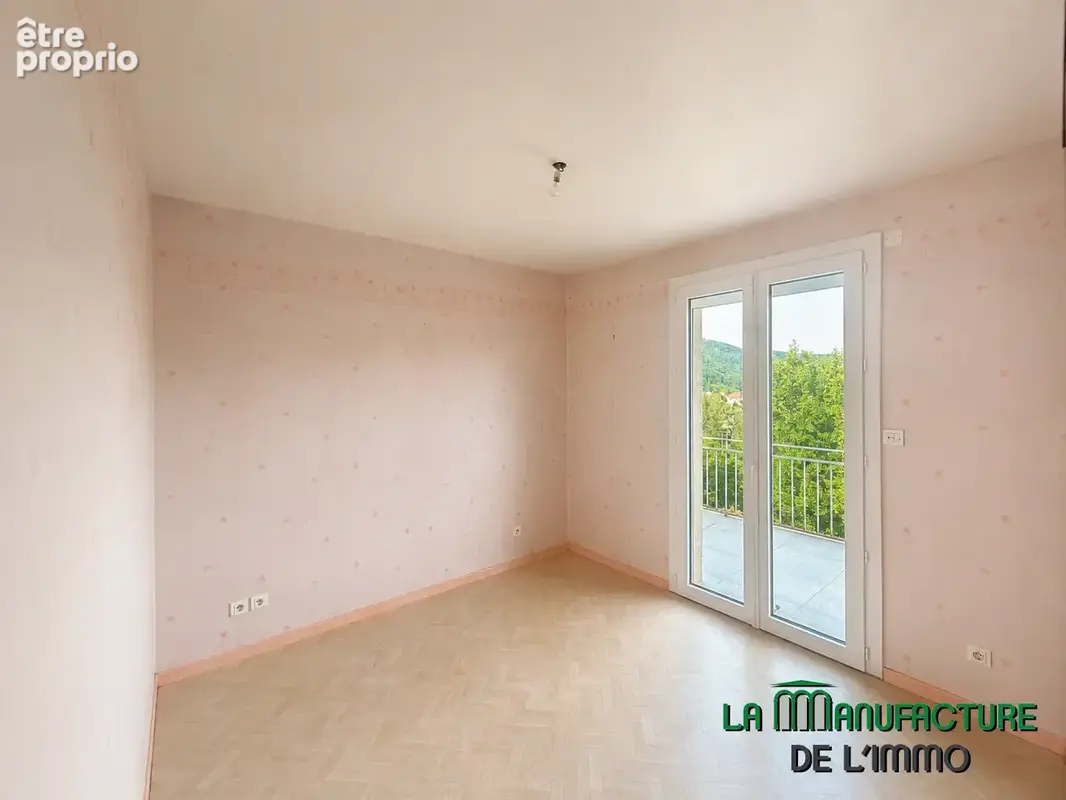 Maison de type F5/F6 avec piscine et belle vue sur terrain de 920 m2 / aurec-sur-Loire - photo 12