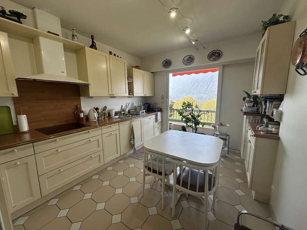 Appartement à AIX-LES-BAINS
