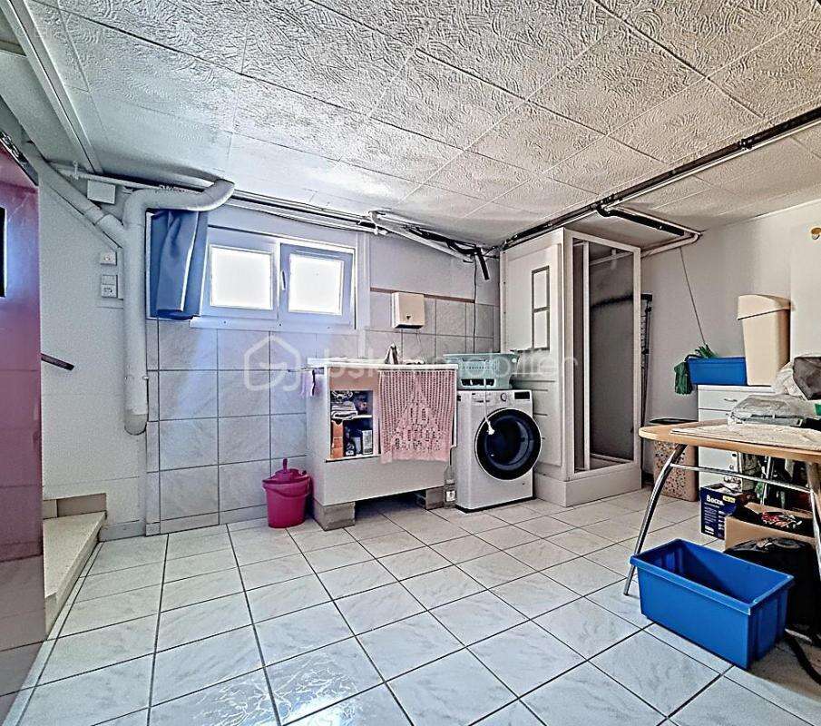 MAISON avec sous-sol total et piscine - photo 17