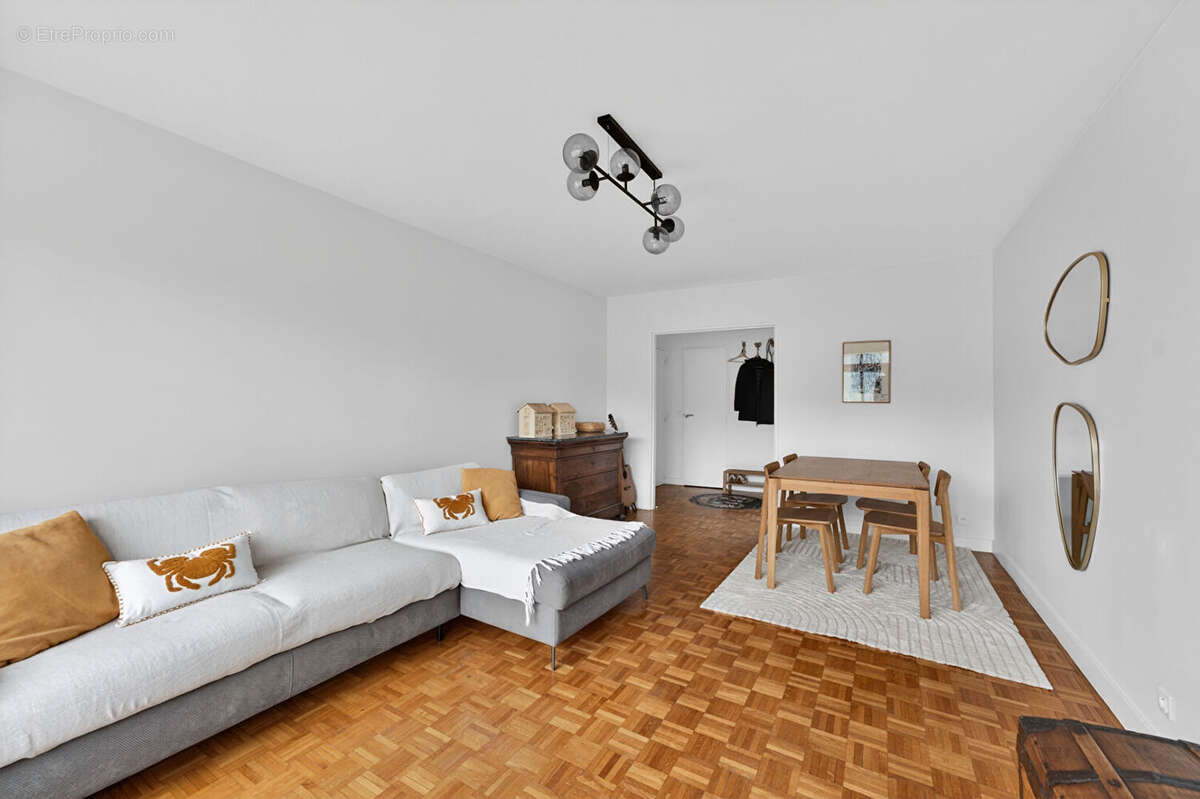 Appartement à PARIS-14E