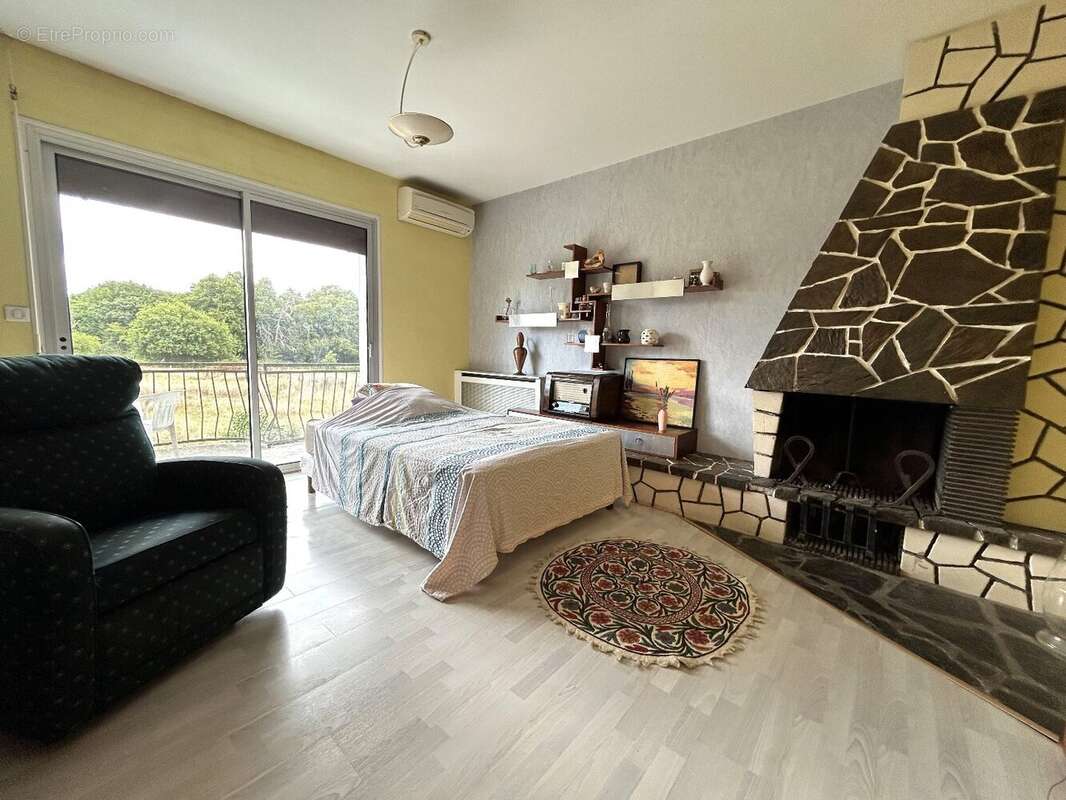 Propriete familiale - 9 chambres - 310 m² + dependances 200m² - photo 15