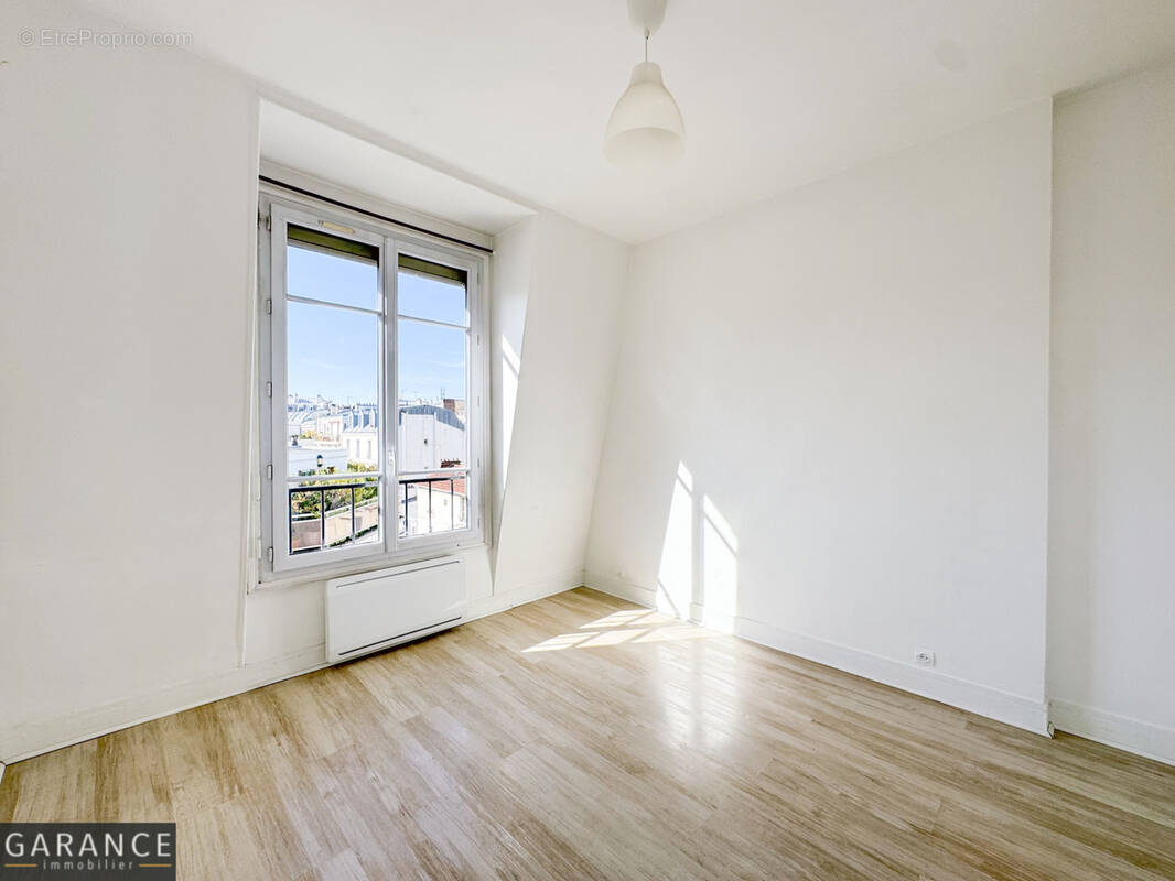 Appartement à PARIS-14E