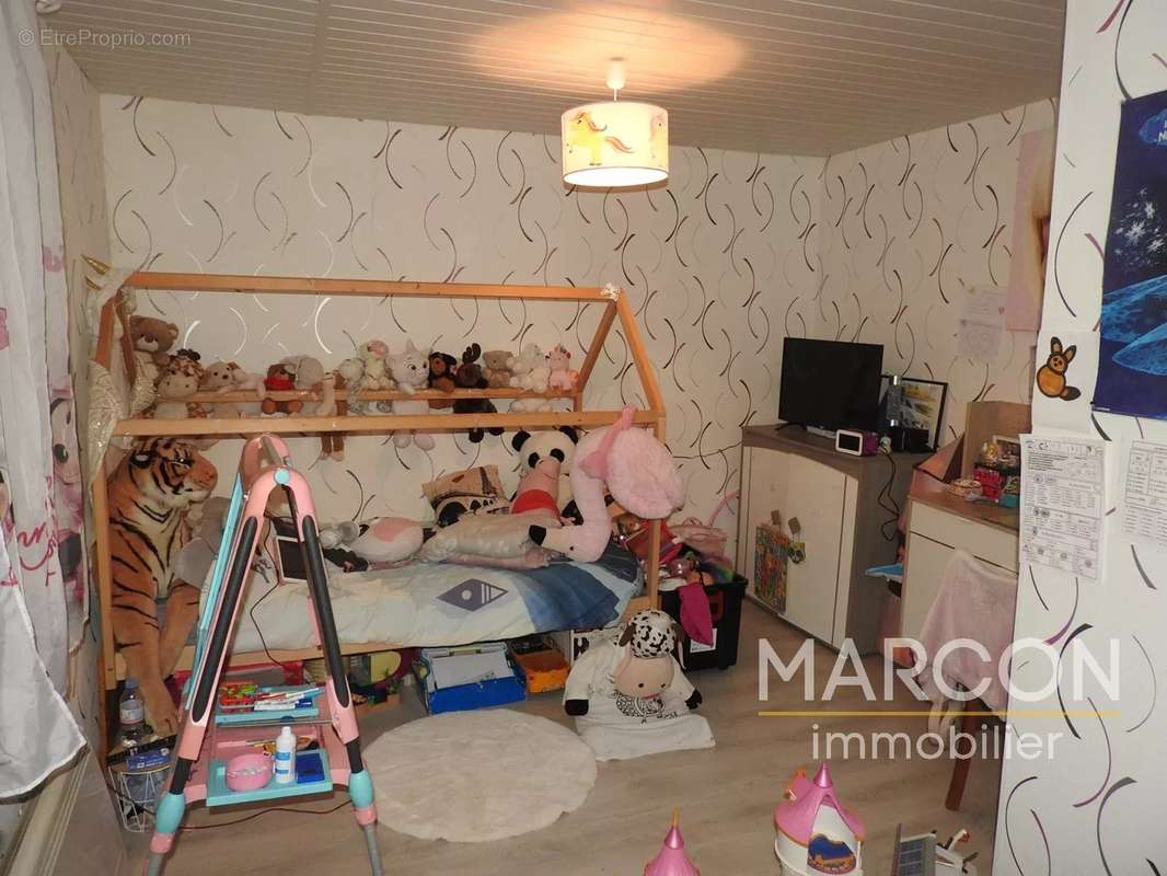 Maison à SAINT-MARC-A-FRONGIER