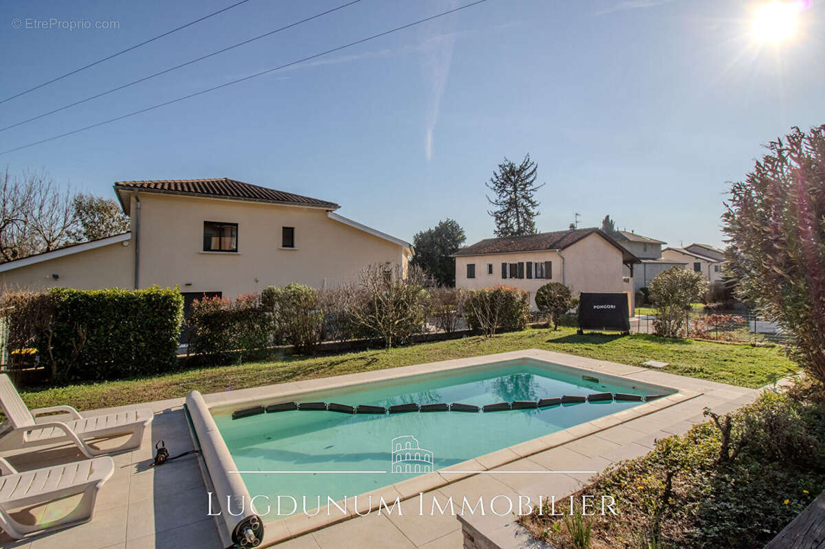 Maison à MIRIBEL