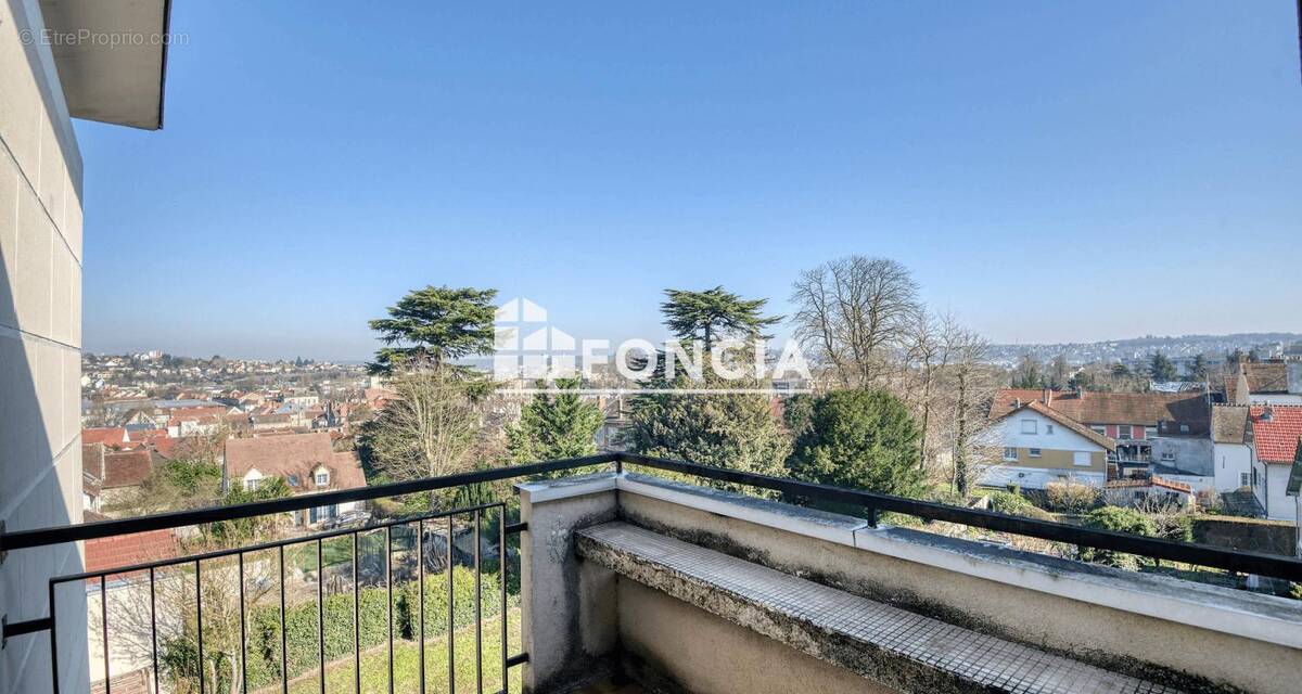 Appartement à CORBEIL-ESSONNES