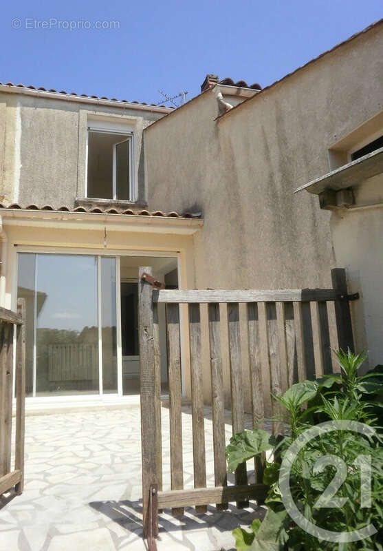 Maison 77 m² à Soyaux  - photo 5