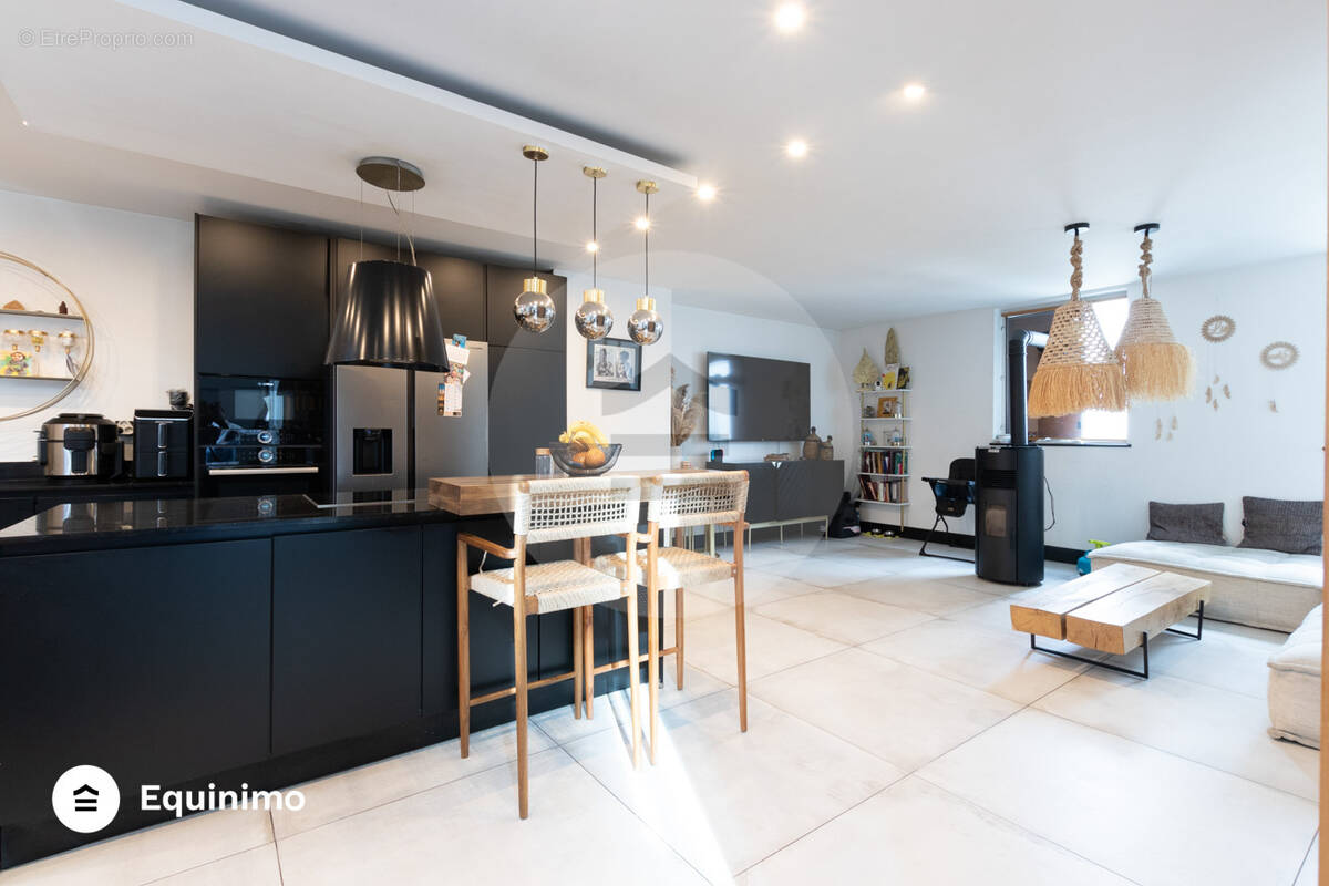 Appartement à LES LILAS