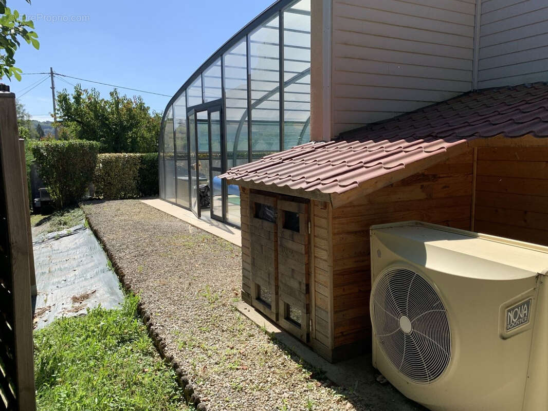 Maison à TERRASSON-LAVILLEDIEU