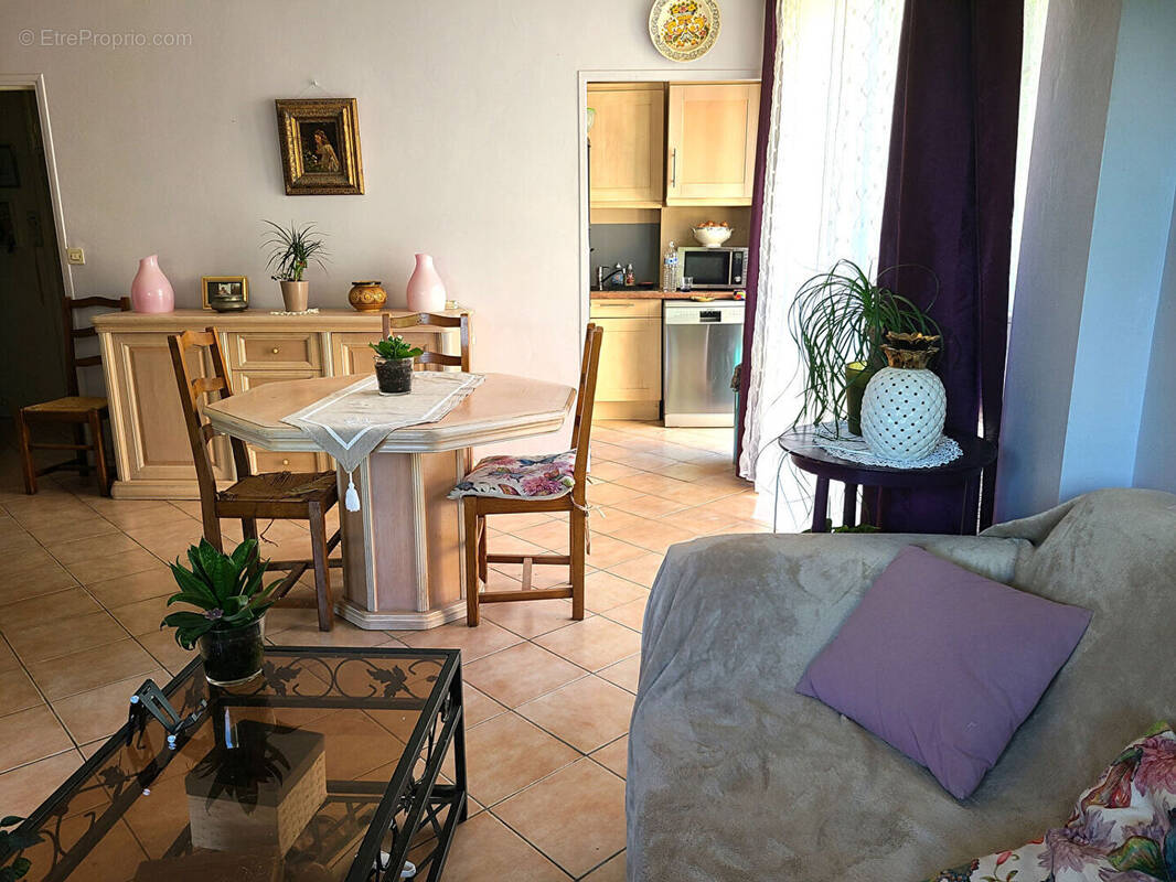 Appartement à FONTENAY-LE-FLEURY