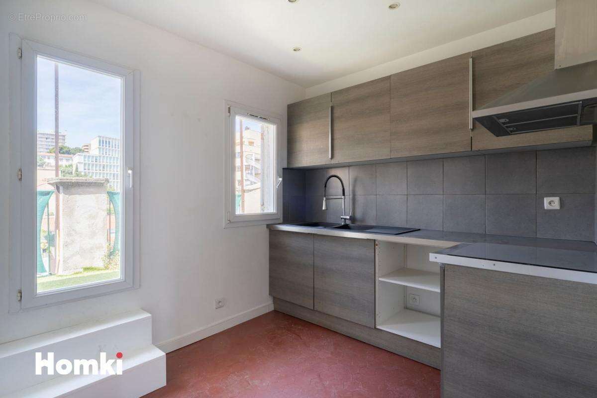 Appartement à MARSEILLE-6E