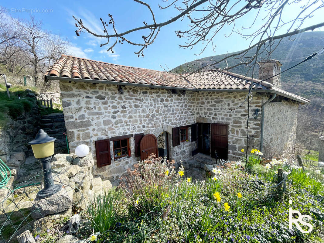Maison à GENESTELLE