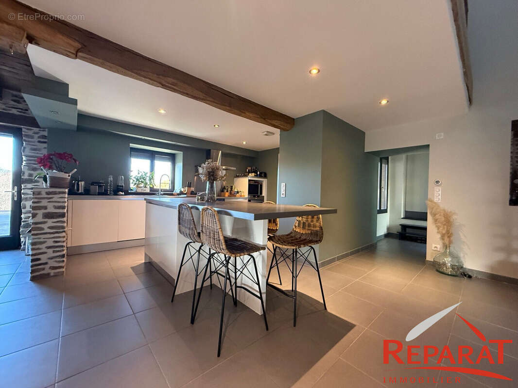 Maison à SAINT-HILAIRE-PEYROUX