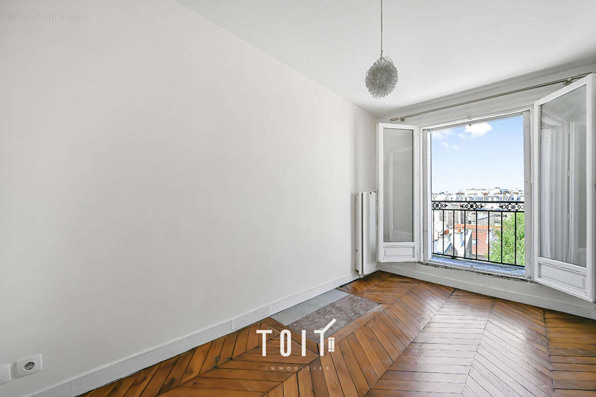 Appartement à PARIS-14E