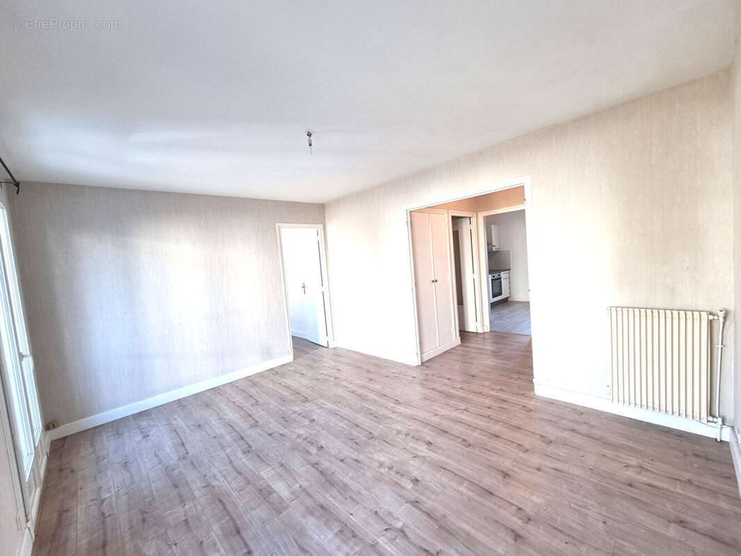 Appartement à QUIMPERLE