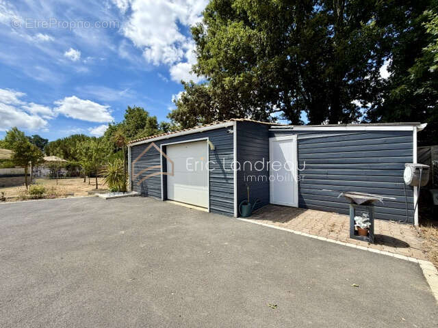Maison 4 chambres 123 m2 avec piscine, dépandances et grand terrain - A découvrir ! - photo 3