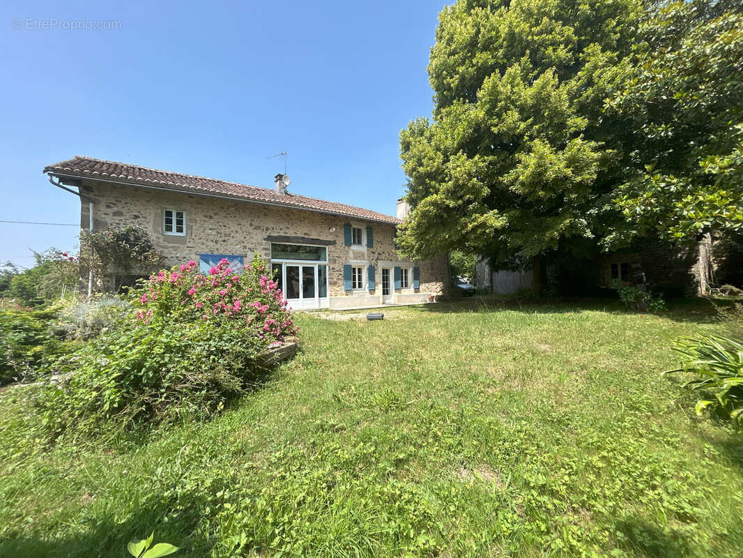 Maison à MAZEROLLES