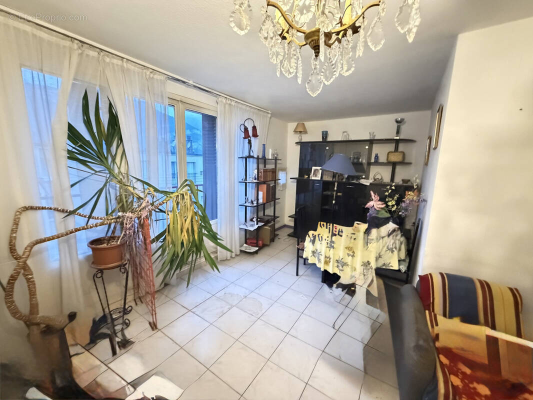 Appartement à FONTAINE