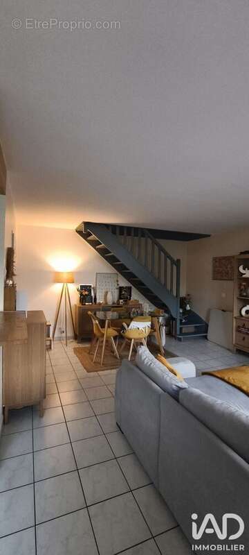 Photo 2 - Appartement à COMBS-LA-VILLE