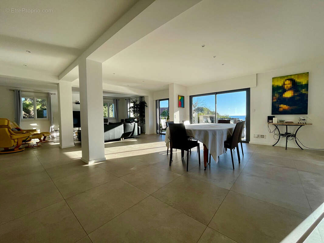 Maison à FREJUS