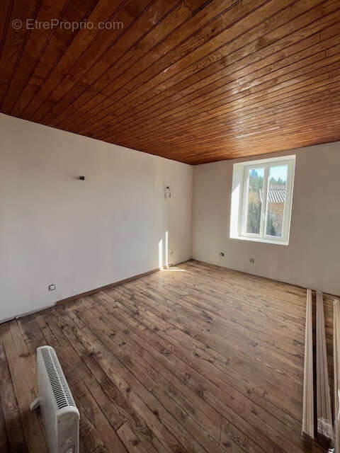 Maison à VERTOLAYE