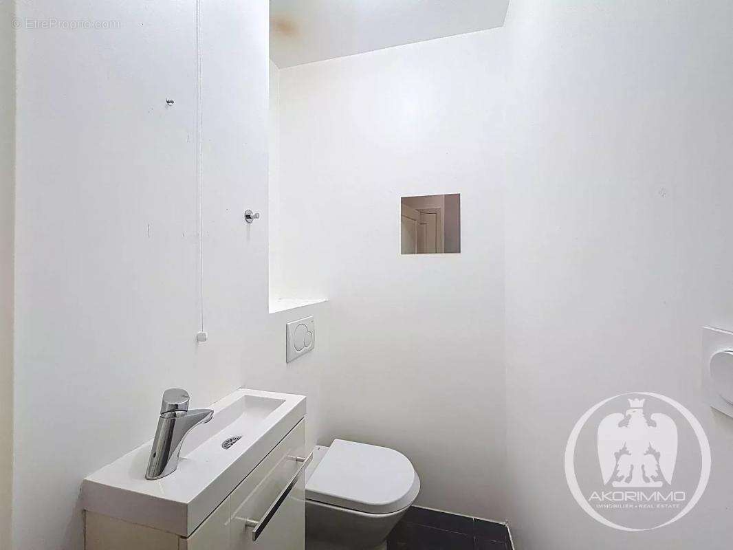 Appartement à SAINT-LAURENT-DU-VAR