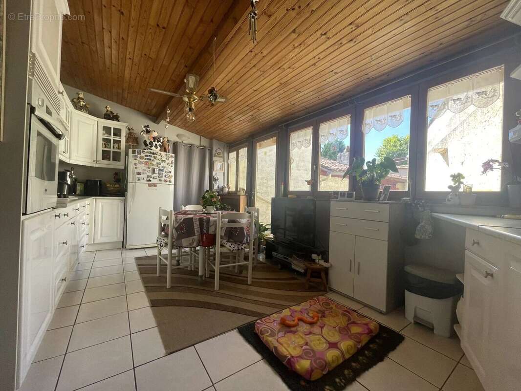 Maison à COURGEAC