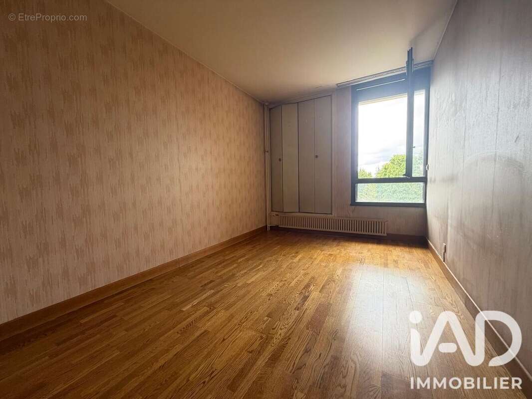 Appartement 70 m² à Elancourt  - photo 8