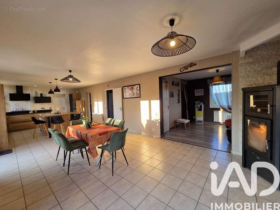 Photo 2 - Maison à SAI