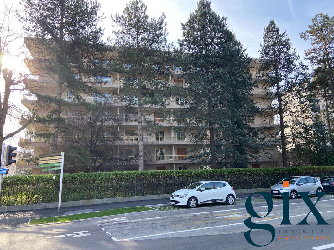 Appartement à MEYLAN