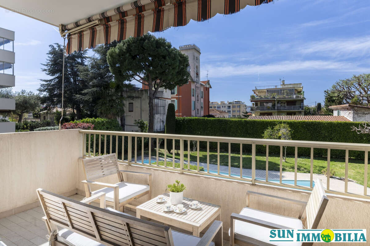 Appartement à SAINT-LAURENT-DU-VAR