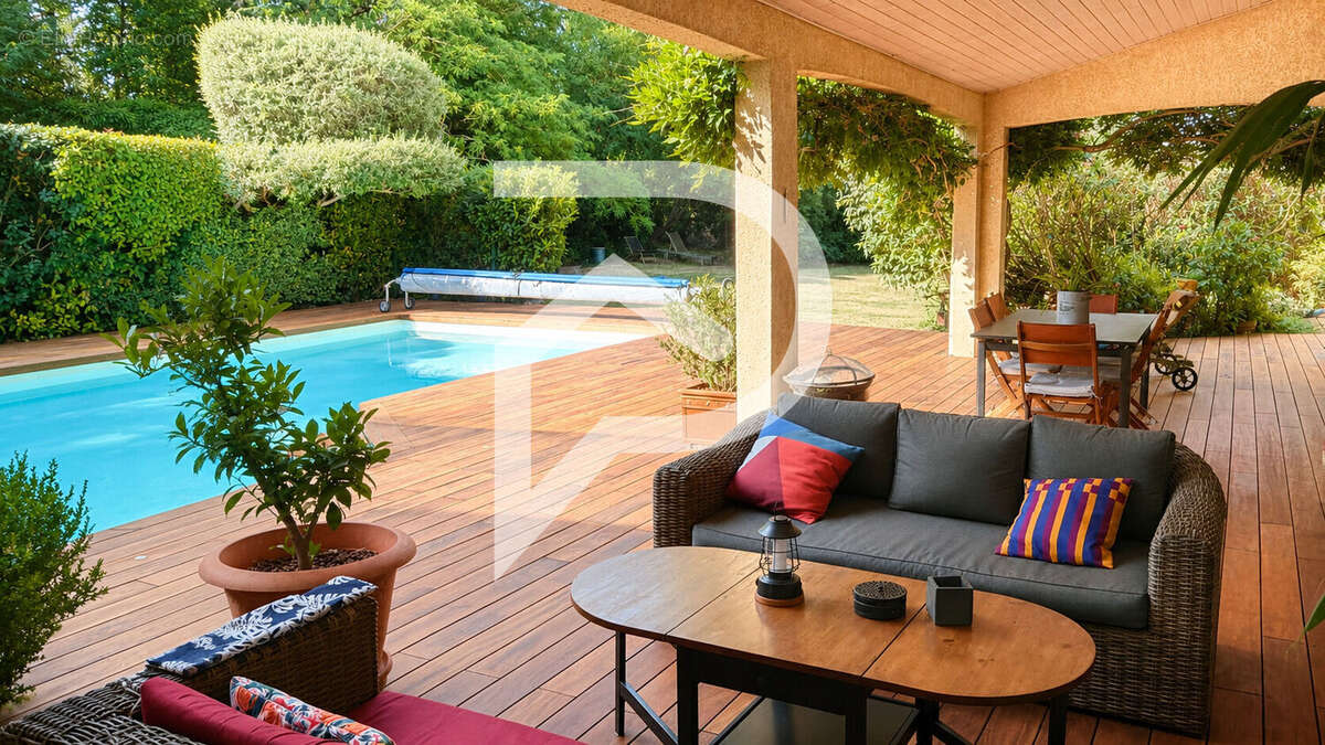 Maison avec piscine 8 pièces 200 m² - photo 3