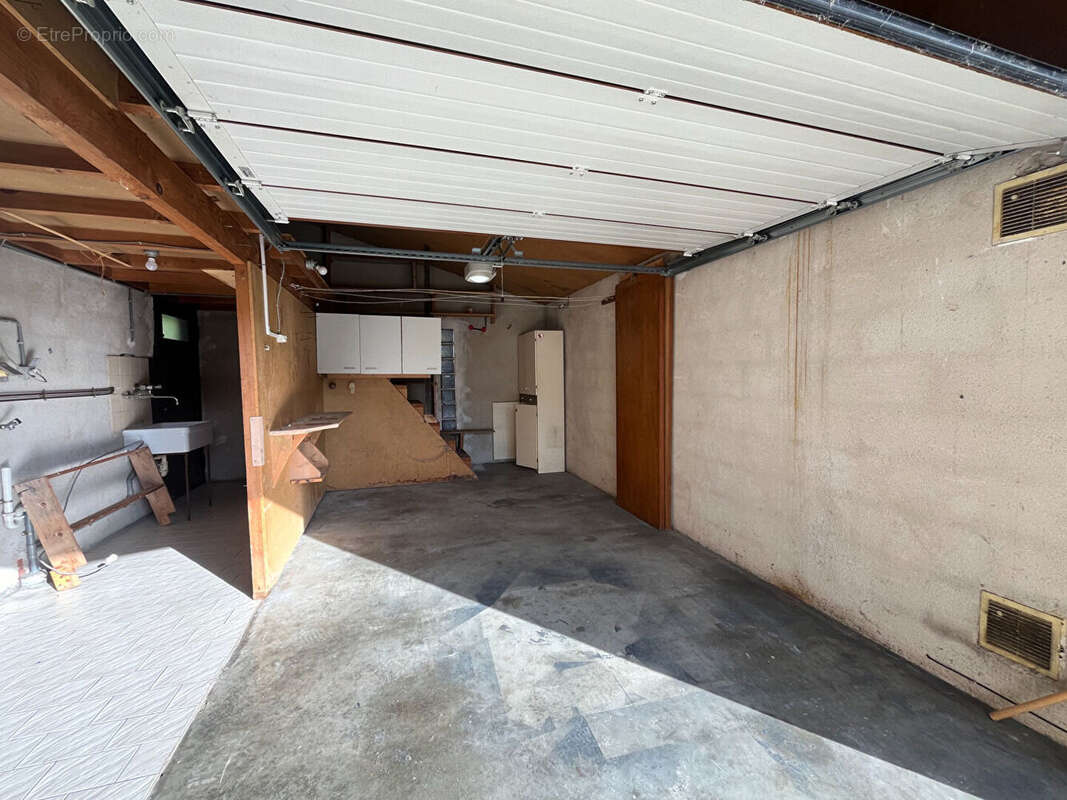 Secteur Villeneuve-sur-Lot, dans un quartier résidentiel, venez découvrir cette jolie maison d'architecte des années 80, avec vi - photo 12