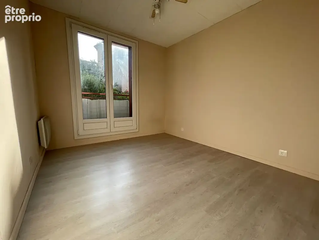 À vendre : Appartement avec Jardin Cave et Parking 3 pièces à Aix-en-Provence - Les Milles - photo 5