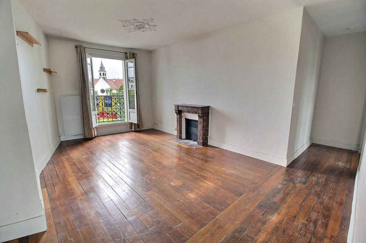 Appartement à LA GARENNE-COLOMBES