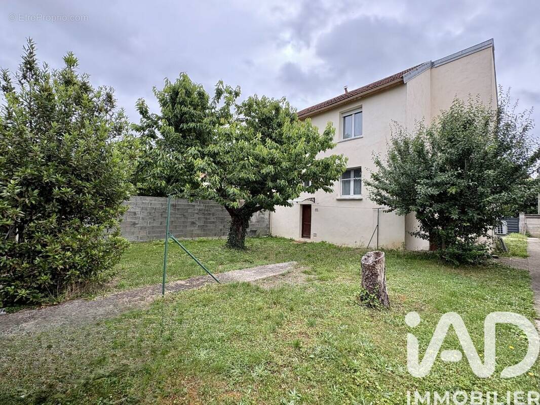 Photo 1 - Maison à VIRY-CHATILLON