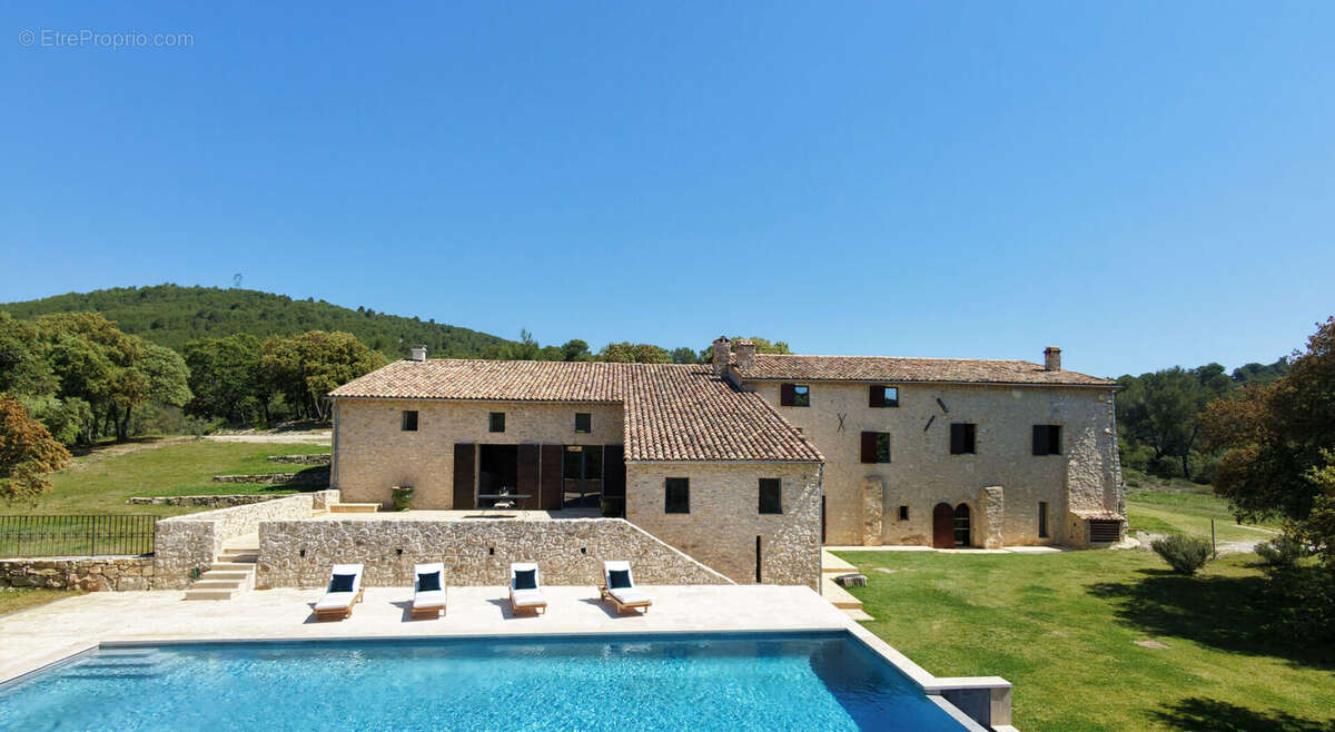 Domaine d'exception - Provence Luberon, 9 pièces 370 m2, 189 ha, vignes, truffière, bois - photo 2