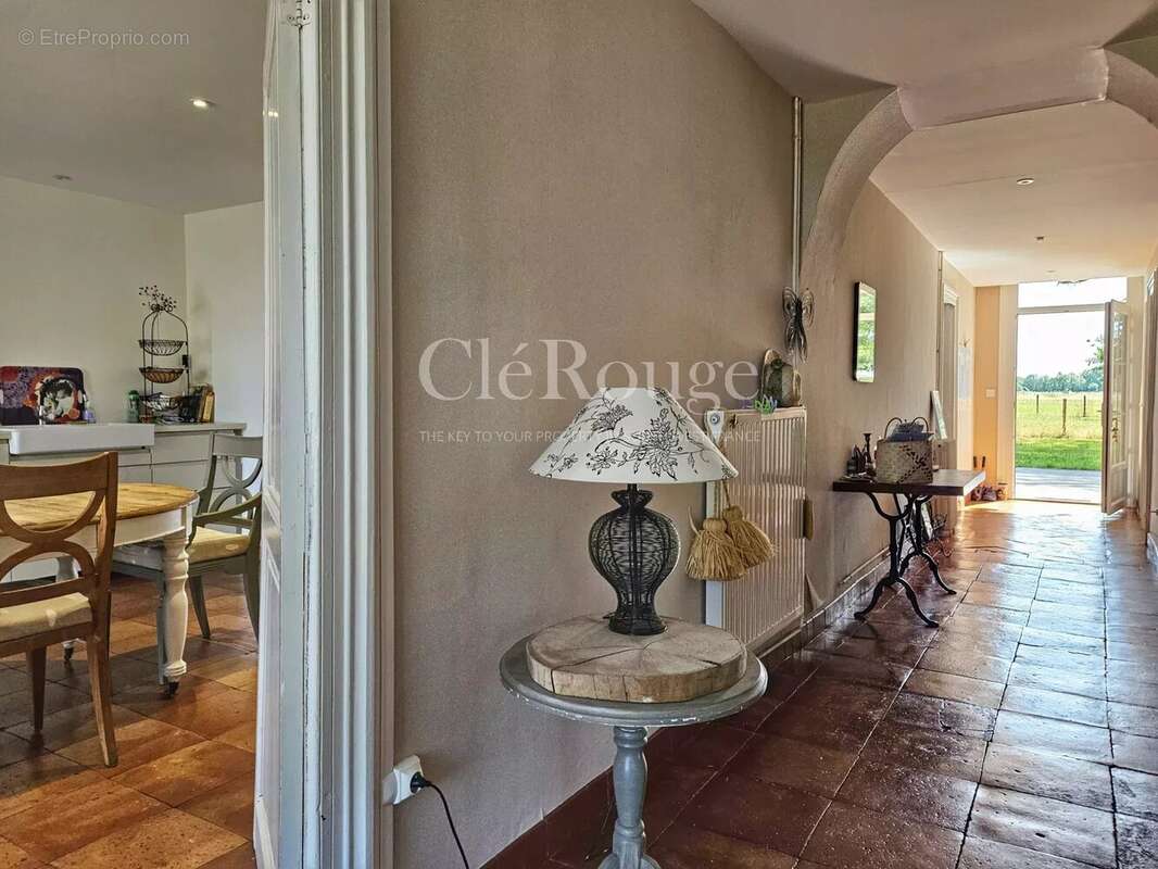 Élégante maison de maître avec vue sur la campagne à proximité de la Dordogne - photo 6