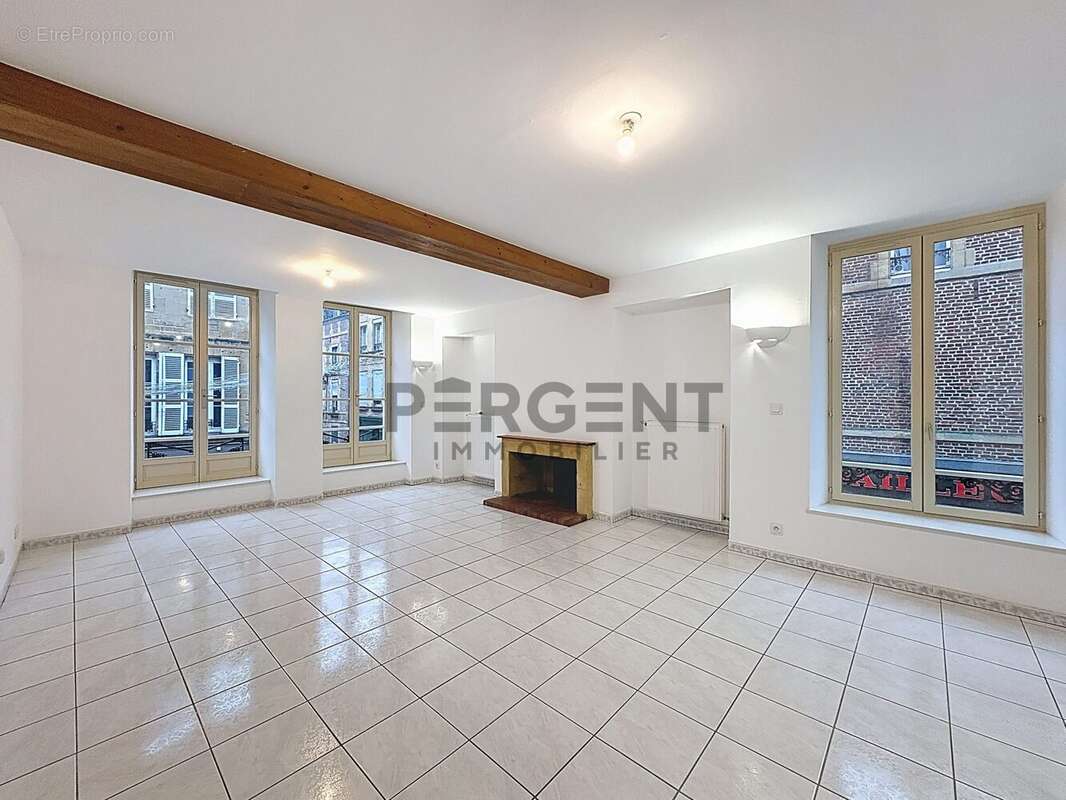 Appartement à CHARLEVILLE-MEZIERES