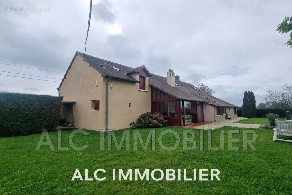 Maison à LE MELE-SUR-SARTHE