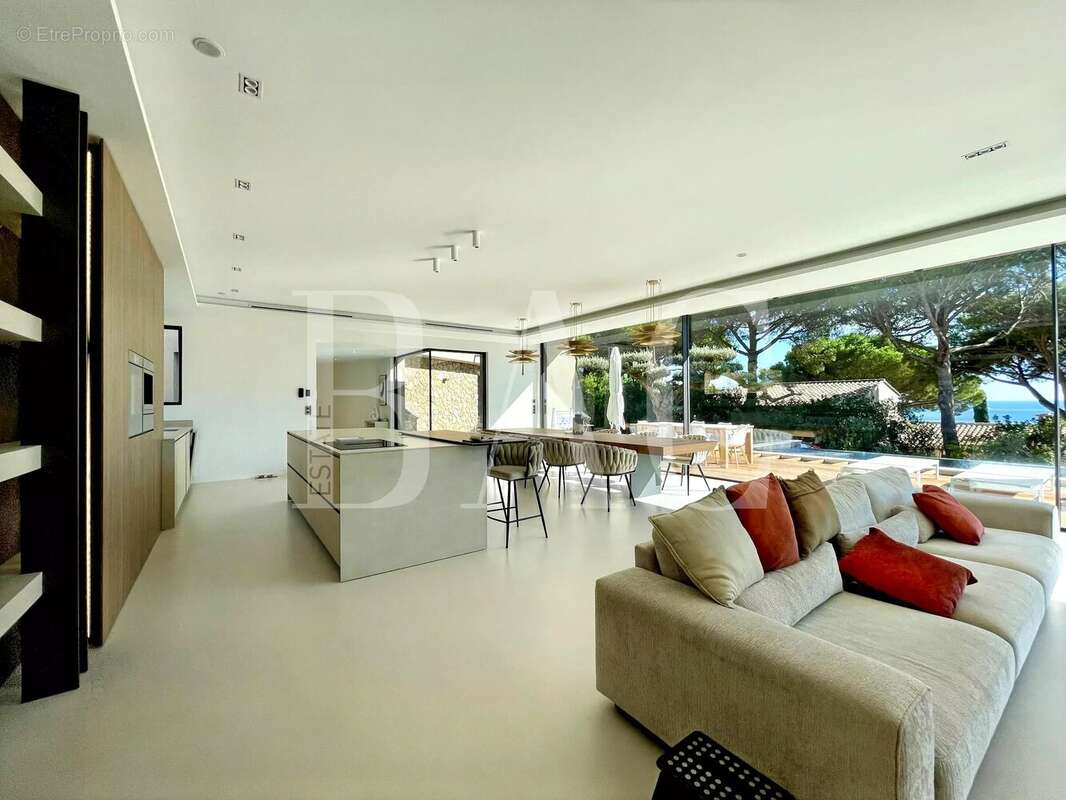 Villa à Ramatuelle, dans un domaine privé et à seulement 300 mètres de la plage - photo 5