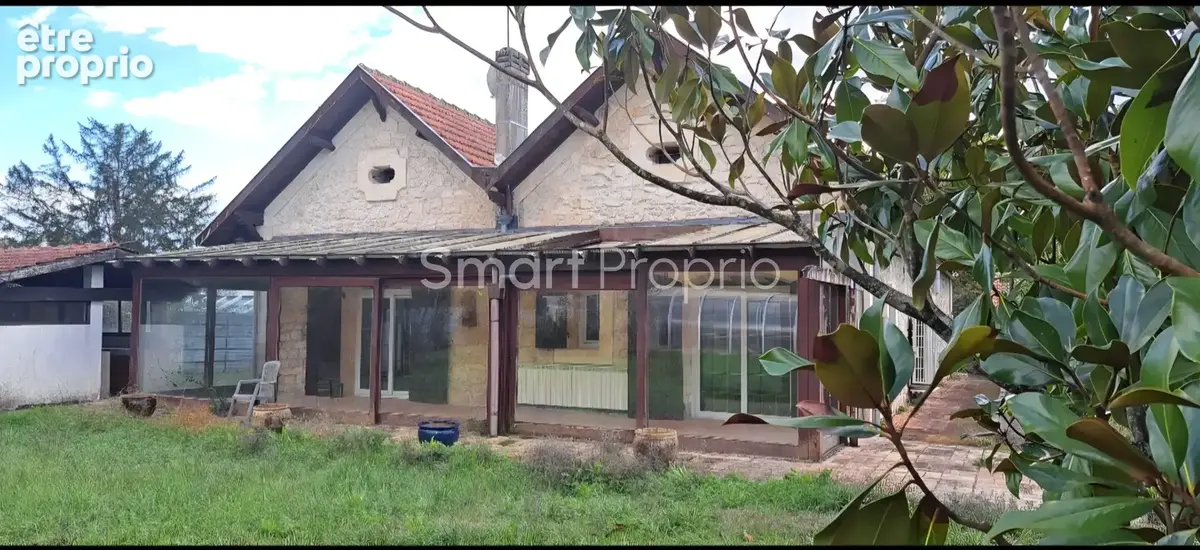 Grande maison en pierre de 208 m2 à Saint-Yzan-de-Soudiac   idéal famille ! - photo 2