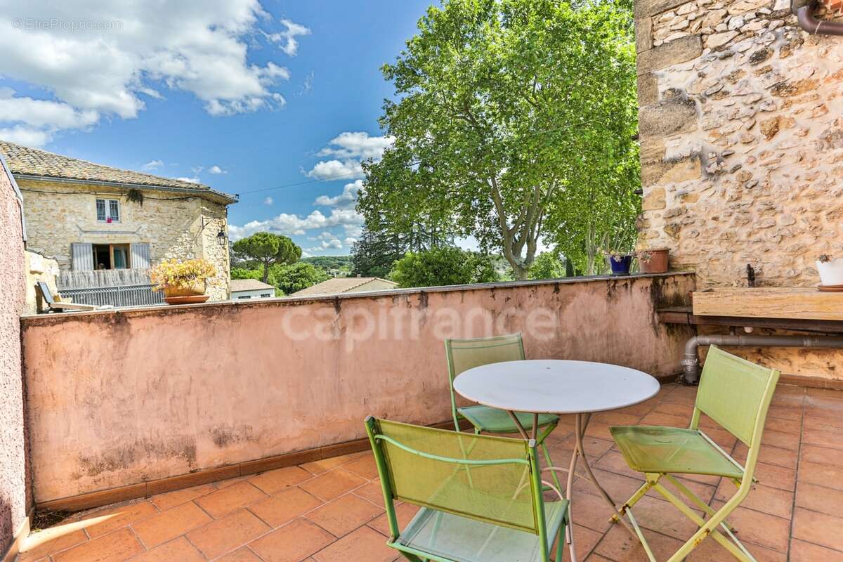 Maison de village avec atelier à vendre à Collias – Idéale pour vivre et travailler - photo 12