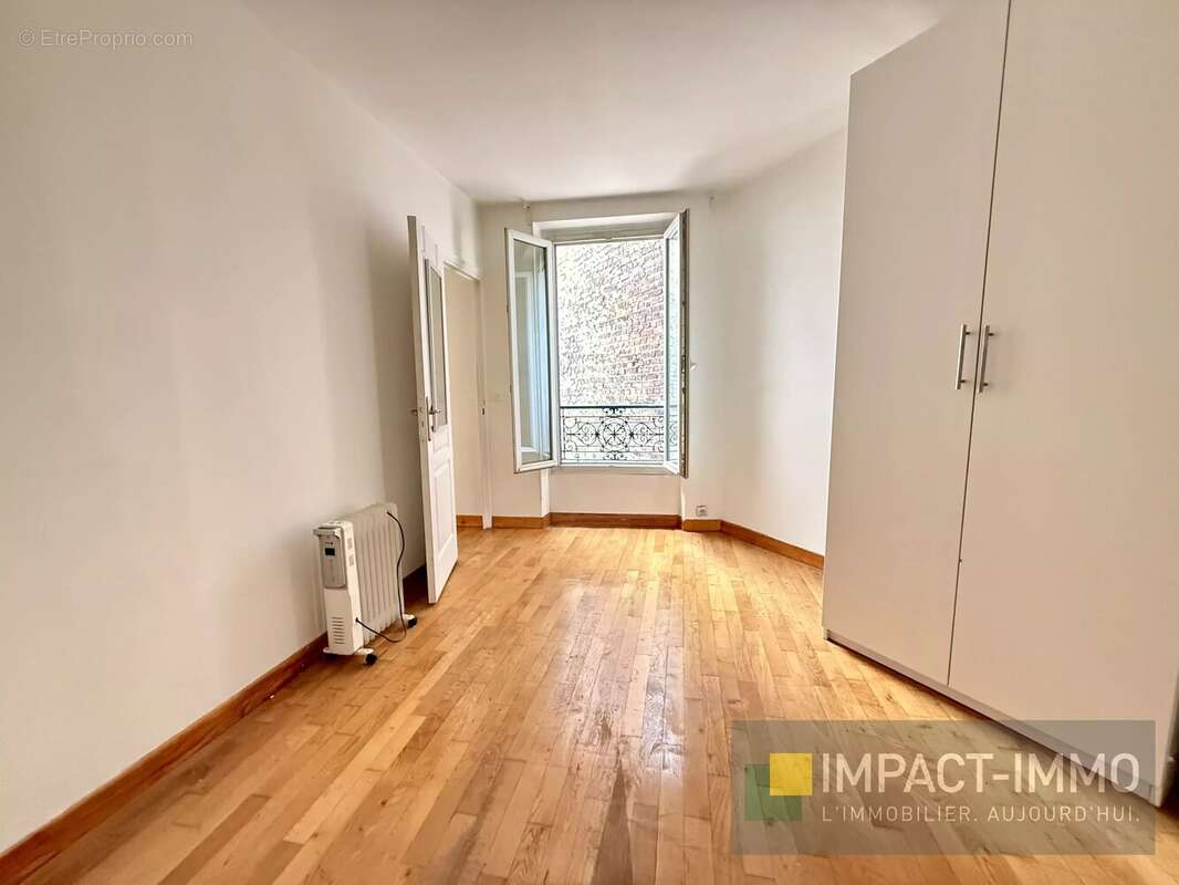 Appartement à PARIS-18E